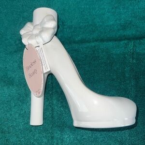 NWT WHITE CERAMIC SHOE VASE/CANDLEHOLDER OR TABLETOP DECOR